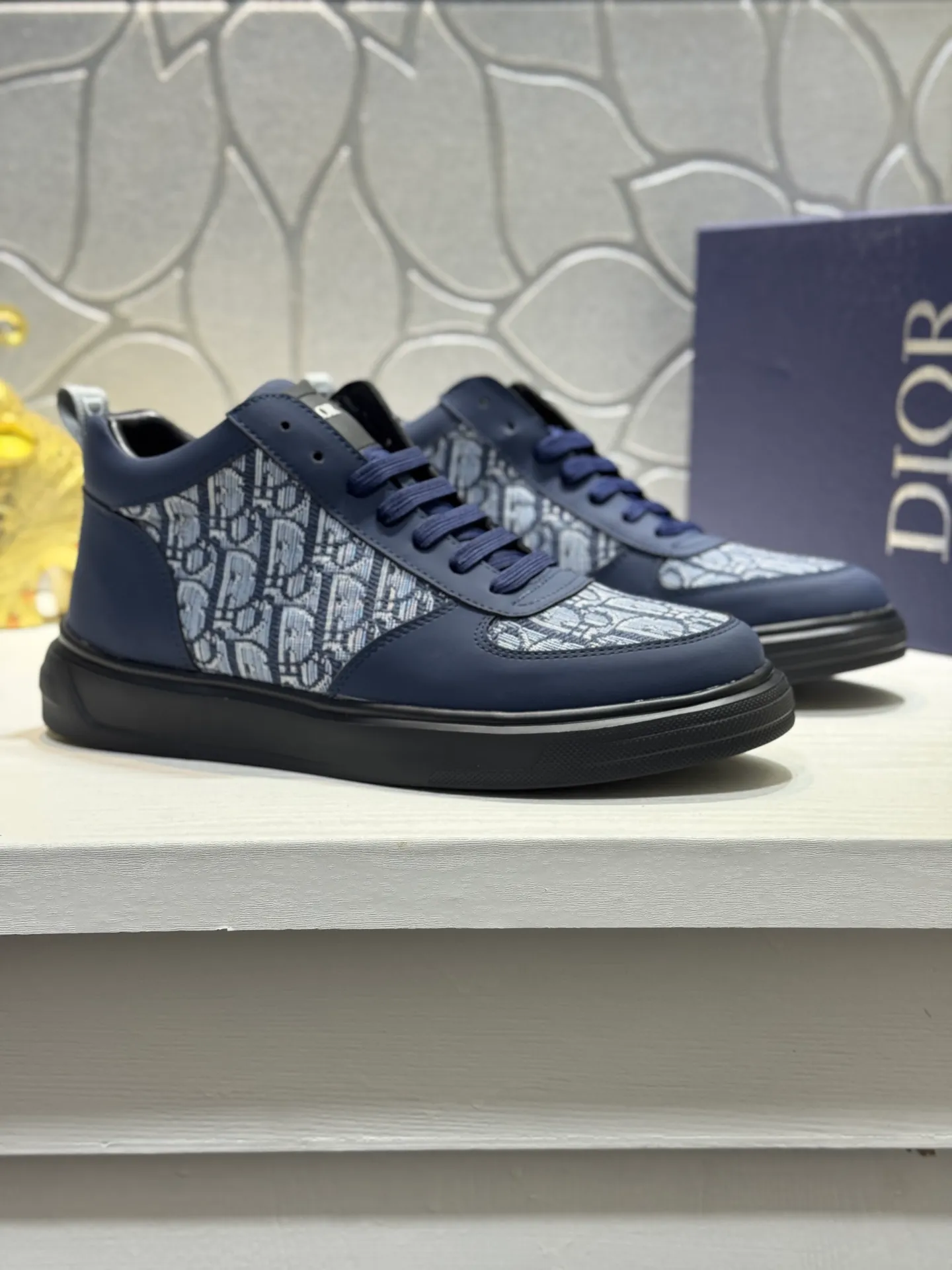 Men's men's shoes 💰420 [New model] 🌂🌂Dior (Dior) 🆕 mid-top B02 casual shoes, carefully made of first-layer cowhide with canvas, comfortable and breathable ~ rubber sole, enhances style. Fashionable and versatile, it can complement any look. Featuring an exquisite design that is uniquely dynamic and modern, this shoe is part of Dior's legacy and embodies modern elegance. Size: 38-44 (45 customized